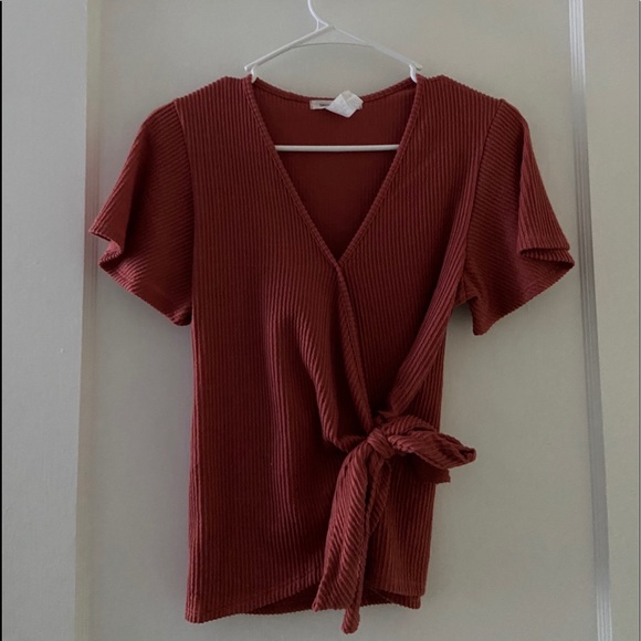 dressy shirt with tie - able bow. super cute ! - Picture 1 of 2